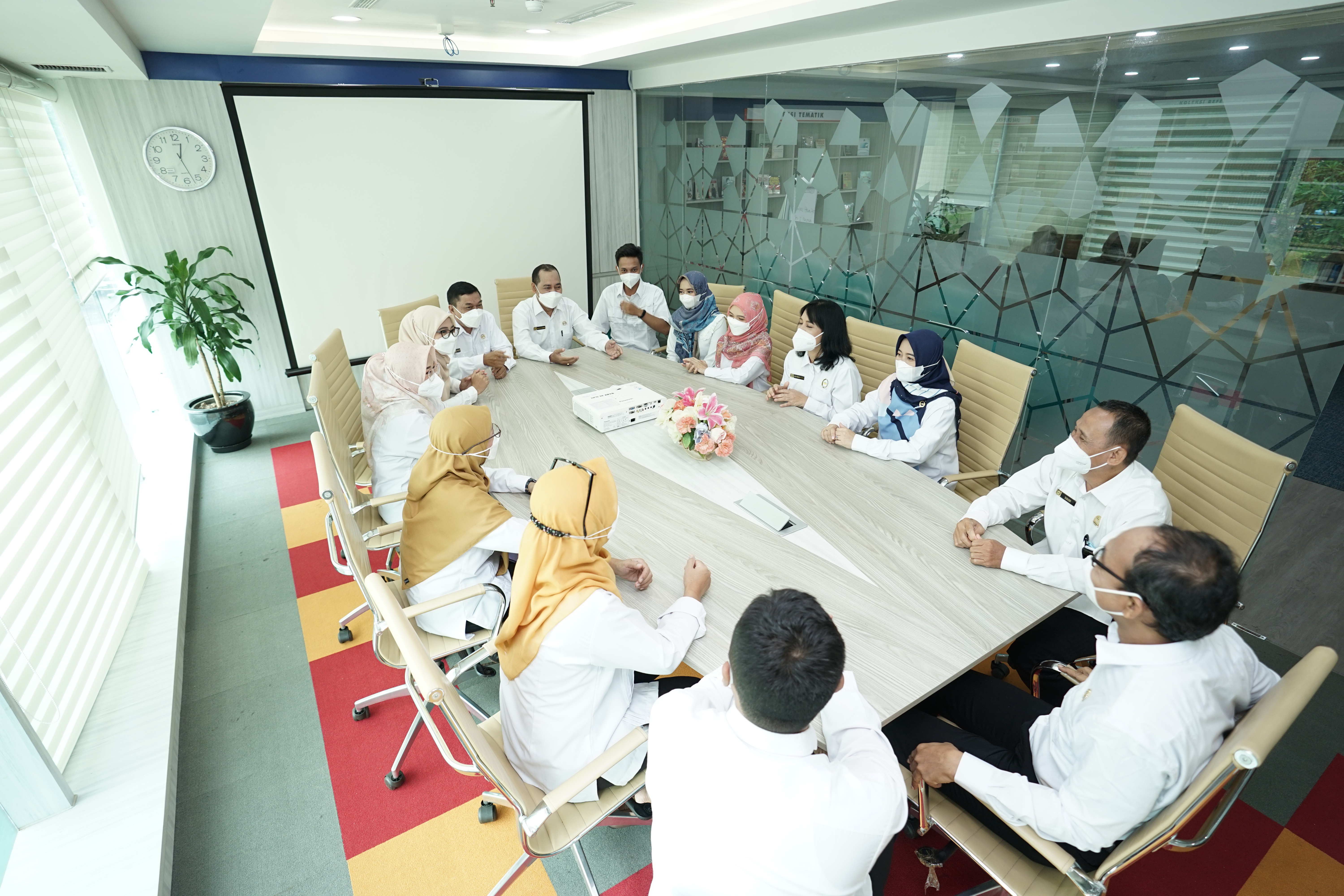  Ruang Diskusi Lantai 2