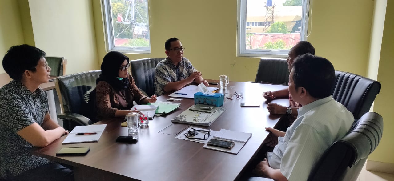 Diskusi dengan Kamar Dagang Indonesia-Provinsi Nusa Tengara Timur dalam rangka Pengumpulan Data