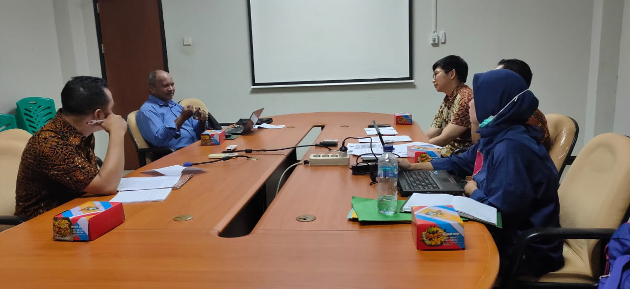 Diskusi dengan Akademisi Fakultas Hukum Universitas Katolik Widya Mandira Kupang (Yohanes Arman) dalam rangka Pengumpulan Data