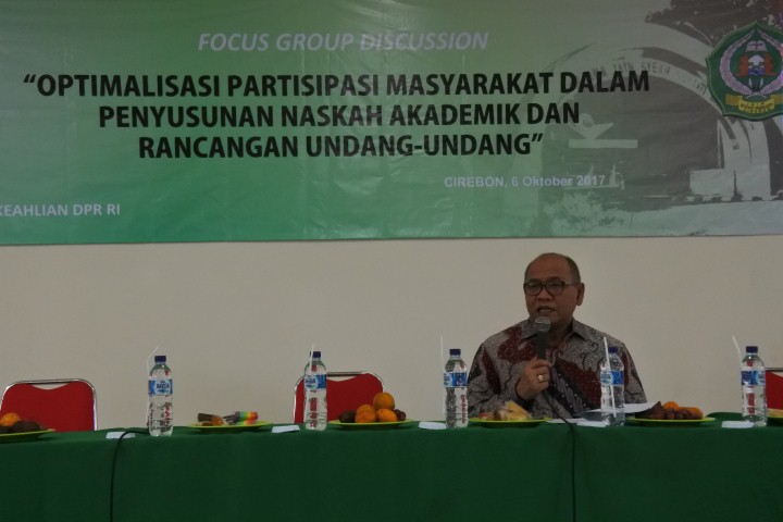 Kepala BKD Menyampaikan Sambutan dalam FGD di IAIN Syekh Nurjati Cirebon