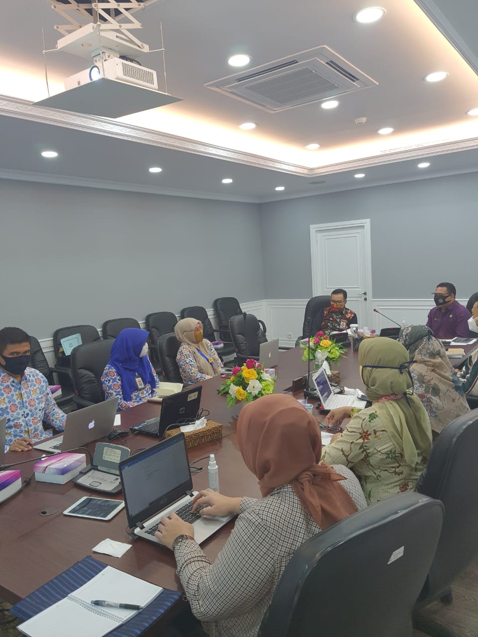 Diskusi RUU tentang Kesejahteraan Ibu dan Anak